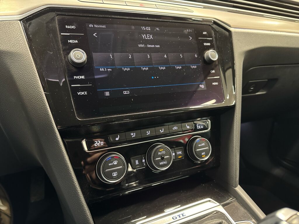 Volkswagen Passat 2018 Valkoinen