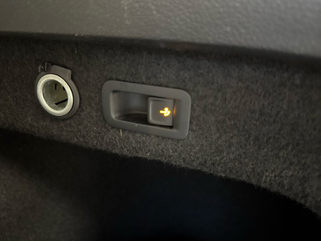 Volkswagen Passat 2018 Valkoinen