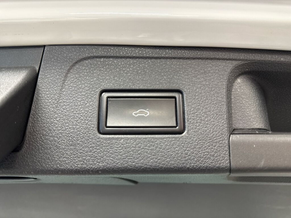 Volkswagen Passat 2018 Valkoinen