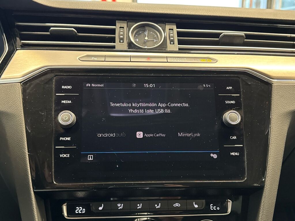 Volkswagen Passat 2018 Valkoinen