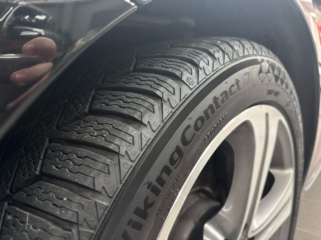 Mercedes-Benz E 2018 Musta