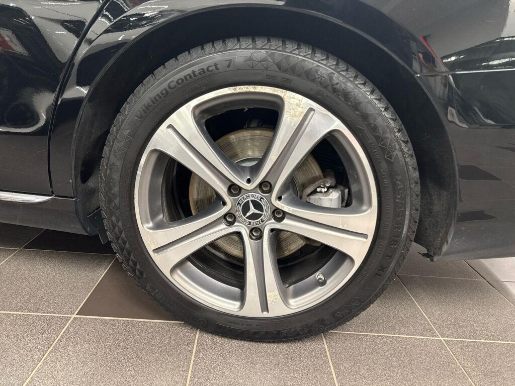 Mercedes-Benz E 2018 Musta