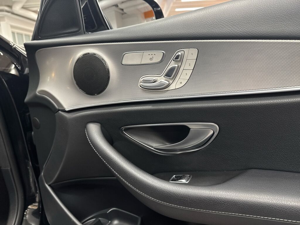 Mercedes-Benz E 2018 Musta