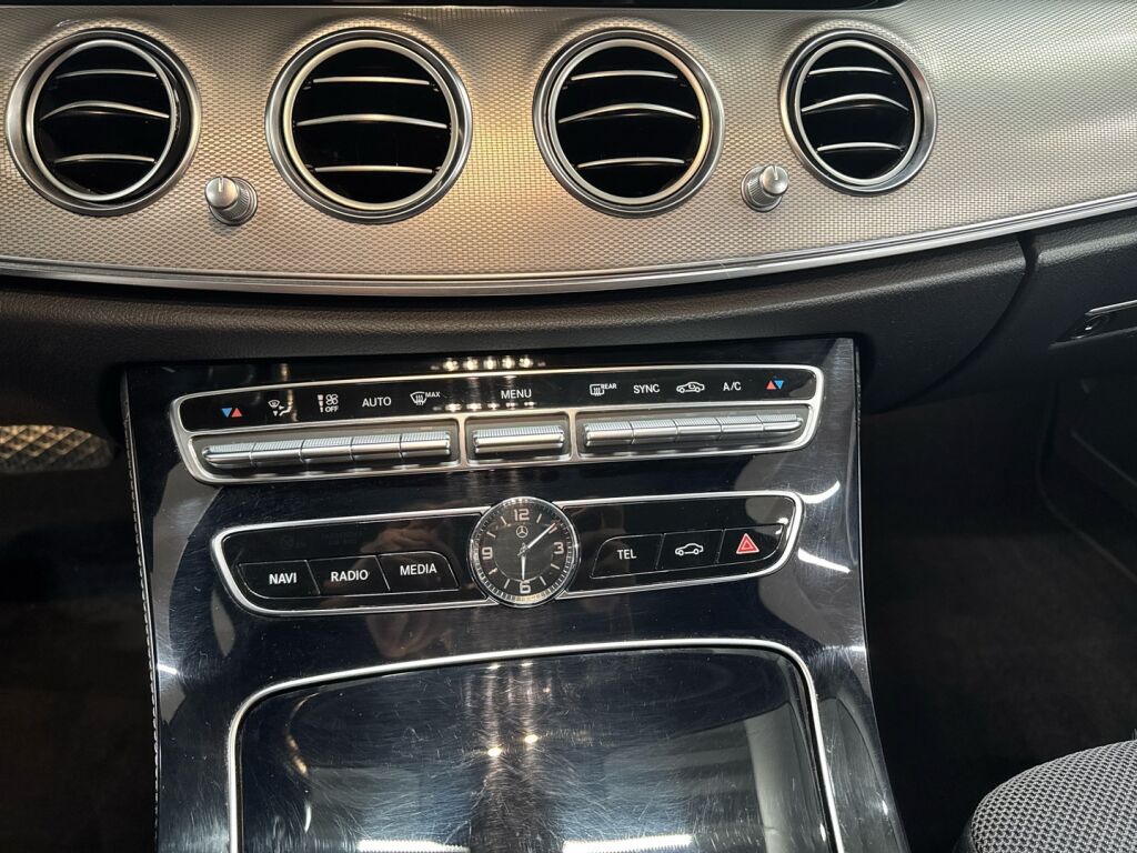 Mercedes-Benz E 2018 Musta