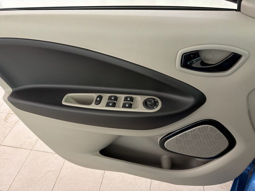 Renault Zoe 2016 Sininen