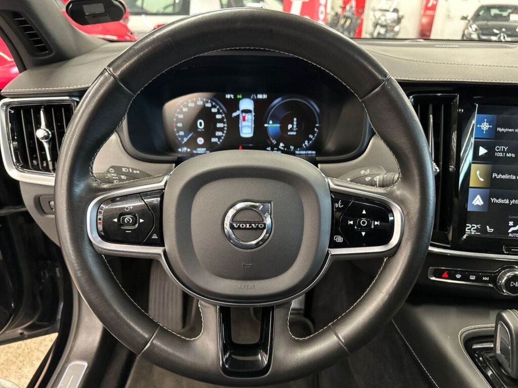 Volvo S90 2021 Musta