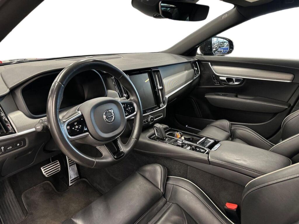 Volvo S90 2021 Musta