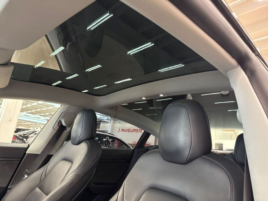 Tesla Model 3 2020 Harmaa