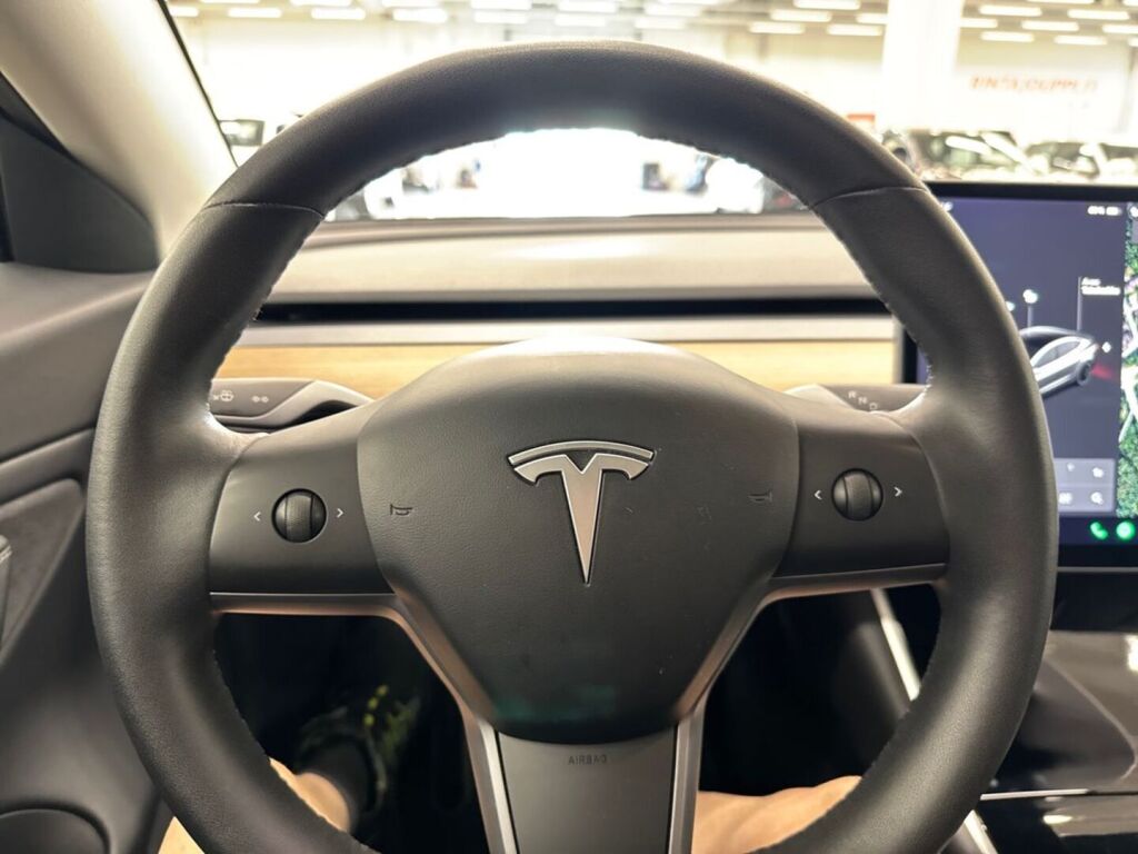 Tesla Model 3 2020 Harmaa