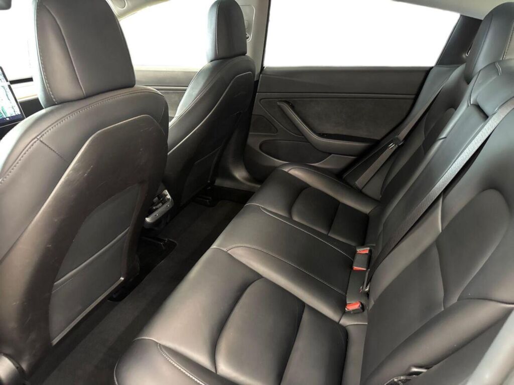 Tesla Model 3 2020 Harmaa