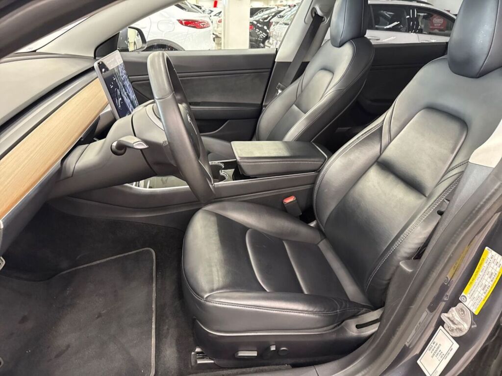 Tesla Model 3 2020 Harmaa