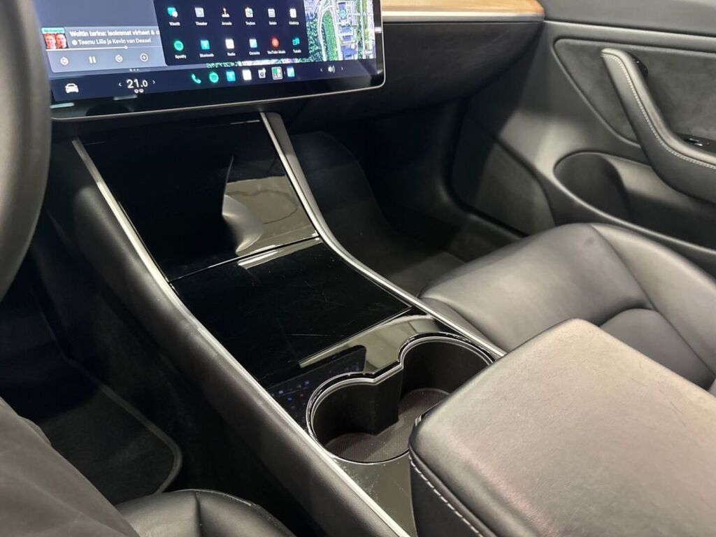 Tesla Model 3 2020 Harmaa