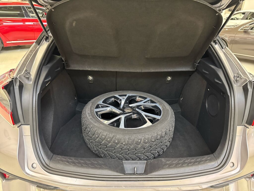 Toyota C-HR 2016 Harmaa