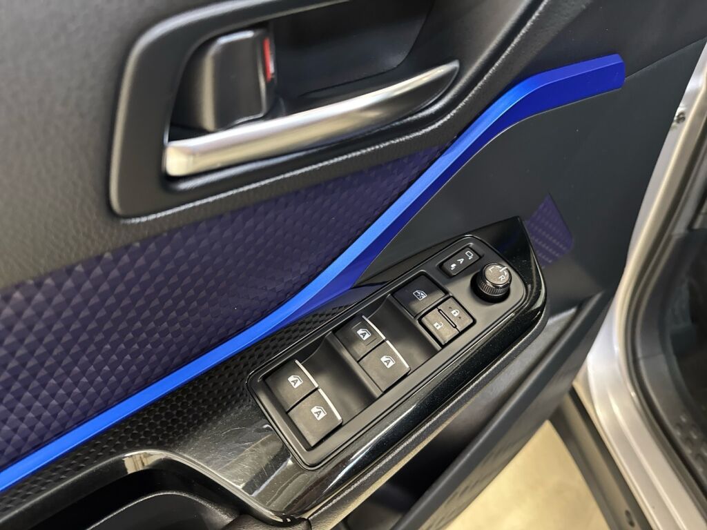 Toyota C-HR 2016 Harmaa