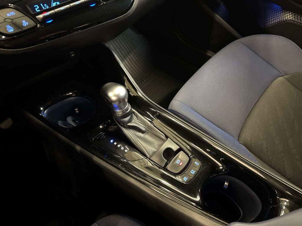 Toyota C-HR 2016 Harmaa