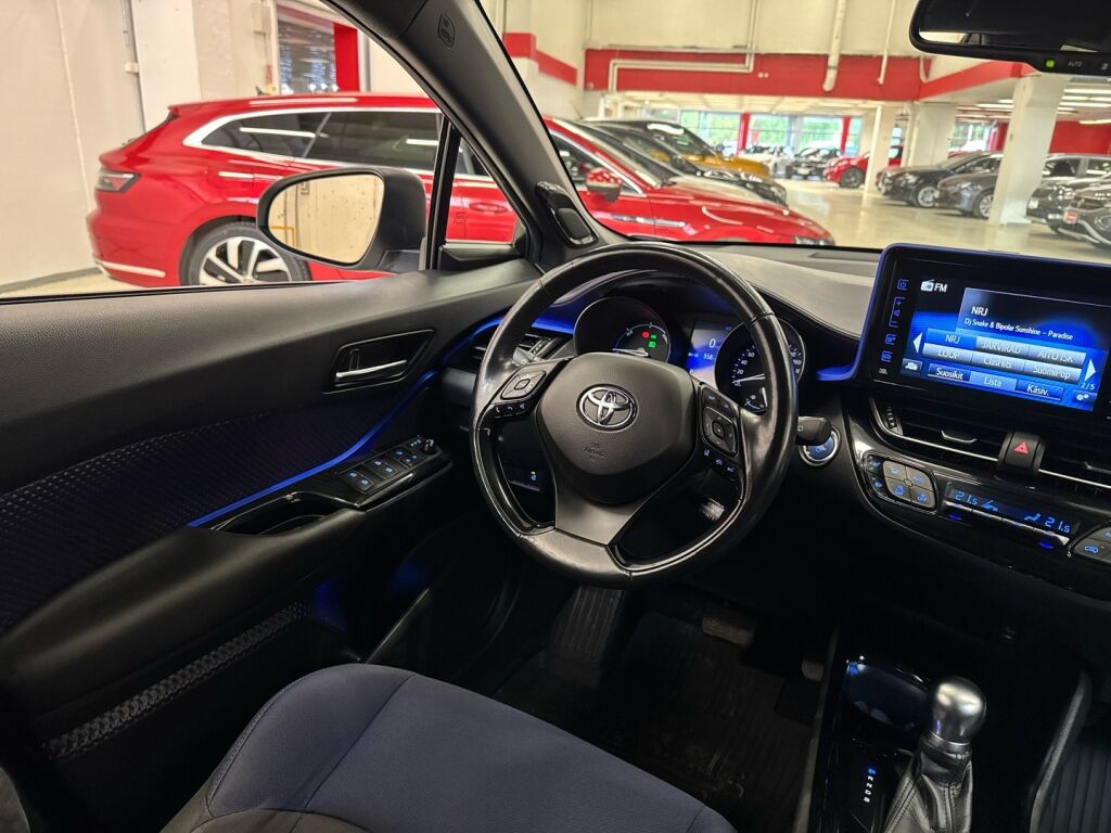 Toyota C-HR 2016 Harmaa