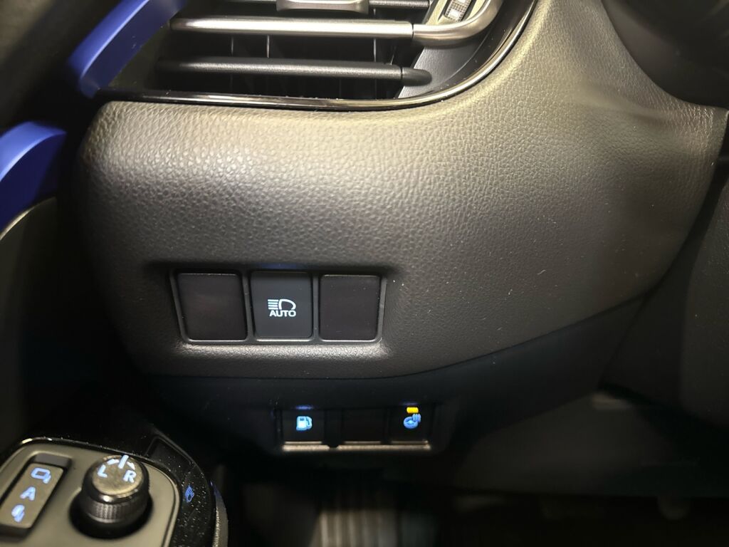 Toyota C-HR 2016 Harmaa