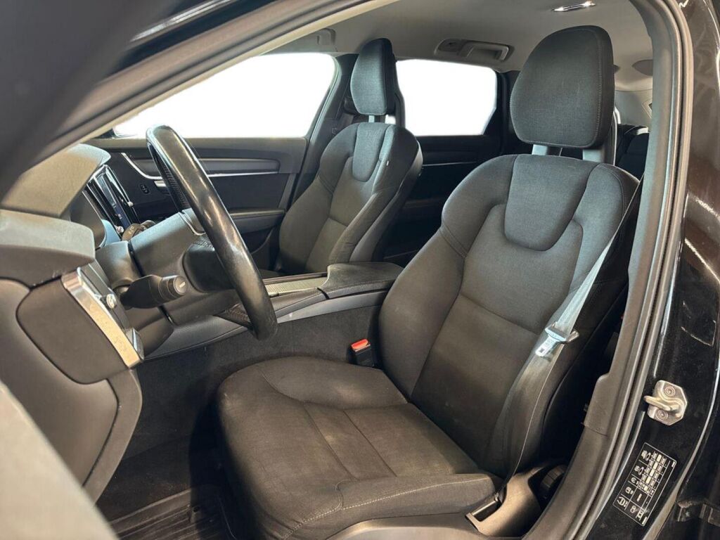 Volvo V90 2017 Musta