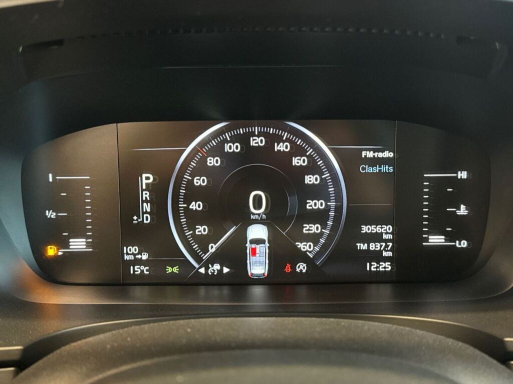 Volvo V90 2017 Musta