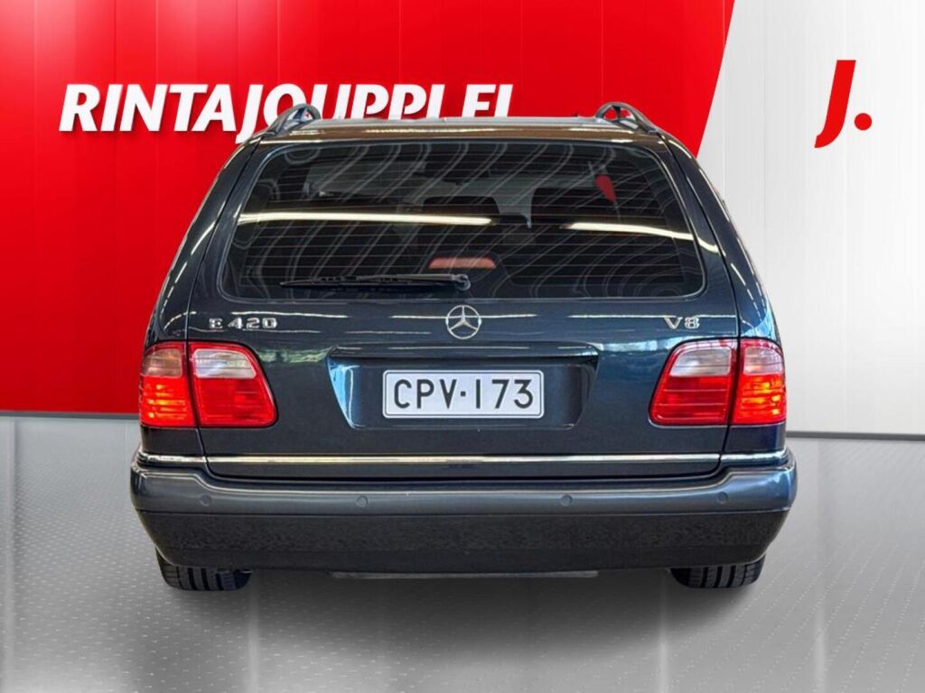 Mercedes-Benz E 1997 Sininen