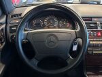 Mercedes-Benz E 1997 Sininen
