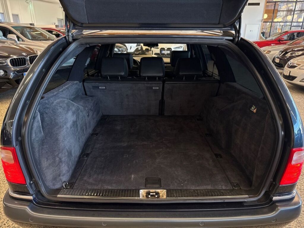 Mercedes-Benz E 1997 Sininen