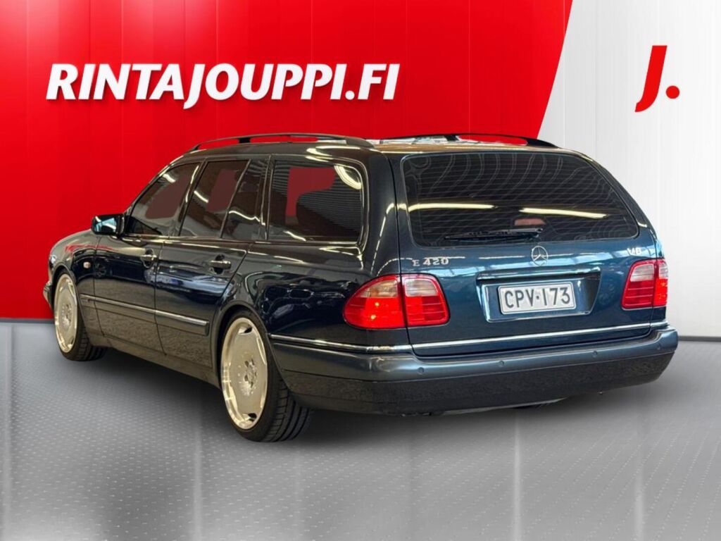 Mercedes-Benz E 1997 Sininen