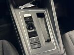 Volkswagen Golf 2022 Musta