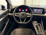 Volkswagen Golf 2022 Musta