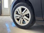 Volkswagen Golf 2022 Musta