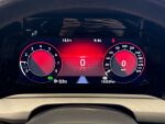 Volkswagen Golf 2022 Musta