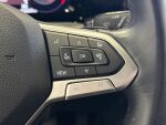 Volkswagen Golf 2022 Musta