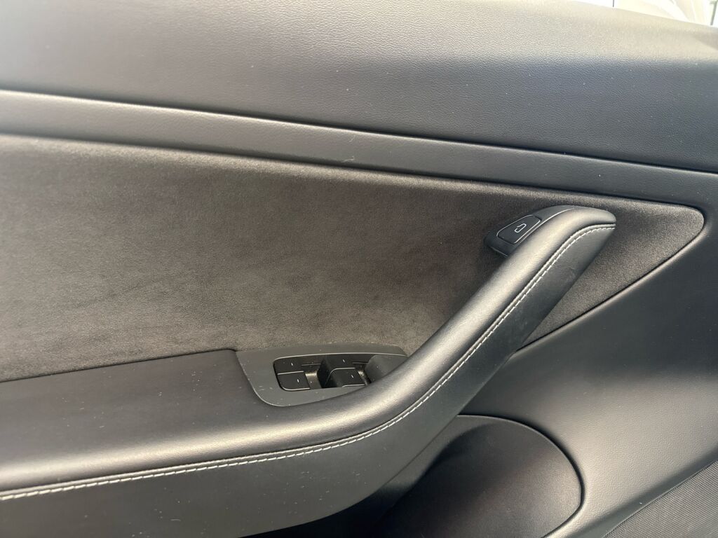 Tesla Model 3 2021 Valkoinen