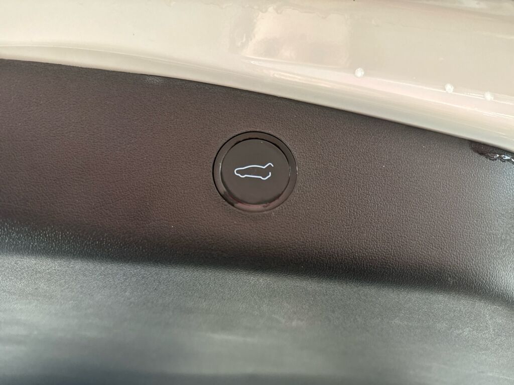 Tesla Model 3 2021 Valkoinen