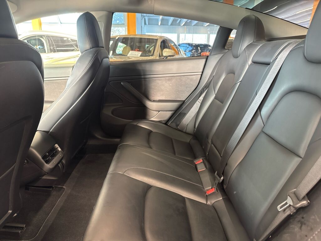 Tesla Model 3 2021 Valkoinen