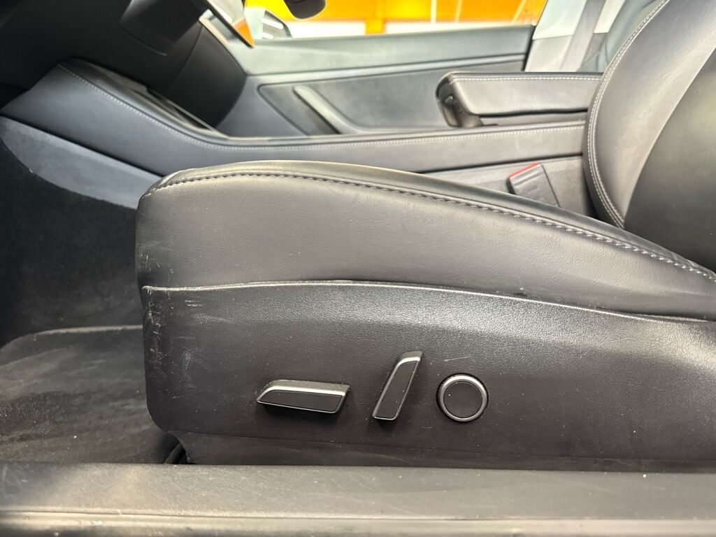 Tesla Model 3 2021 Valkoinen