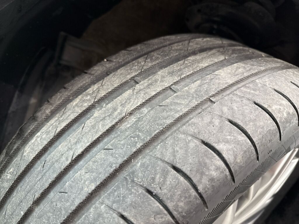 Toyota C-HR 2022 Musta