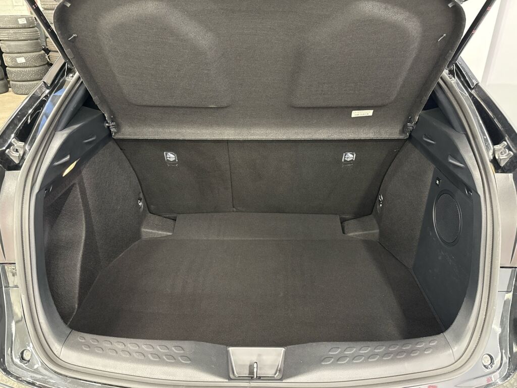 Toyota C-HR 2022 Musta