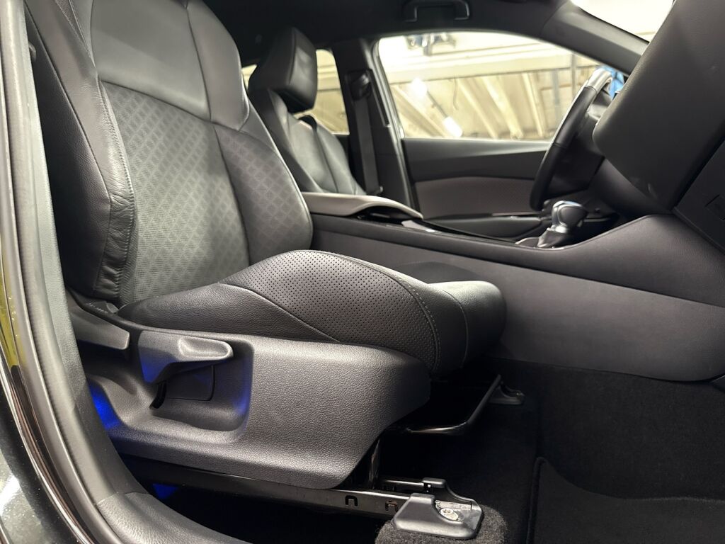 Toyota C-HR 2022 Musta