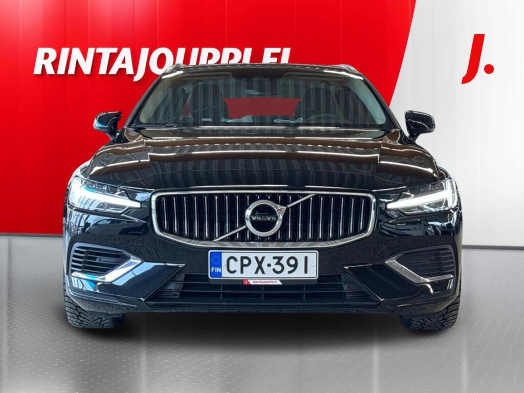 Volvo V60 2022 Musta