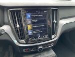 Volvo V60 2022 Musta