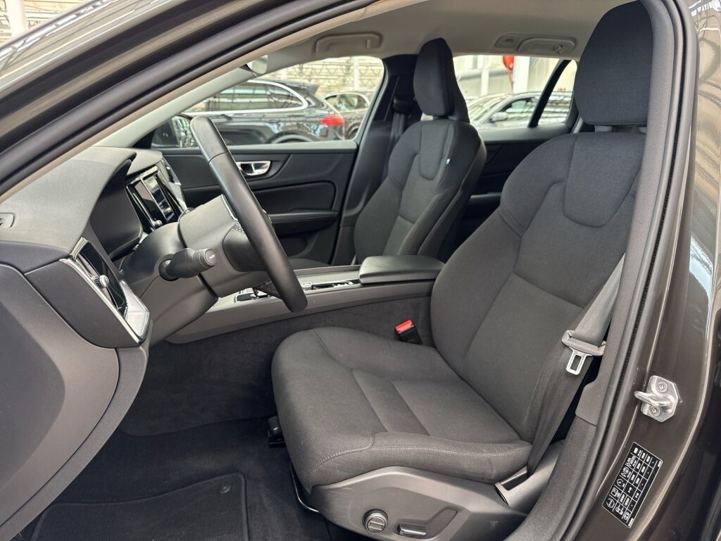 Volvo V60 2022 Harmaa