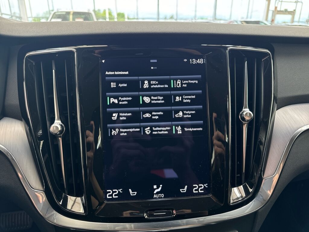 Volvo V60 2022 Harmaa