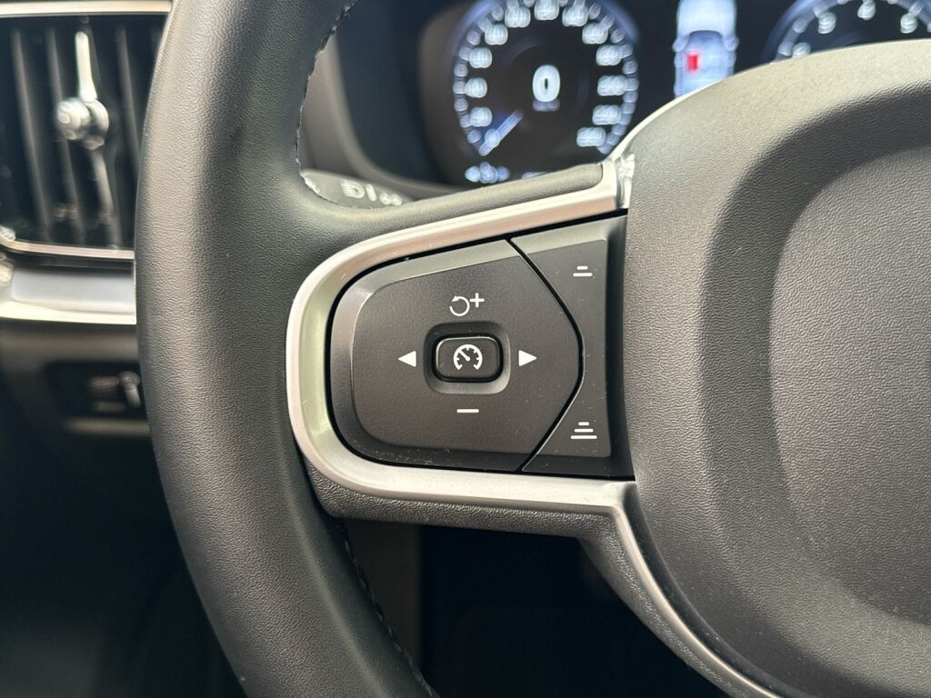 Volvo V60 2022 Harmaa