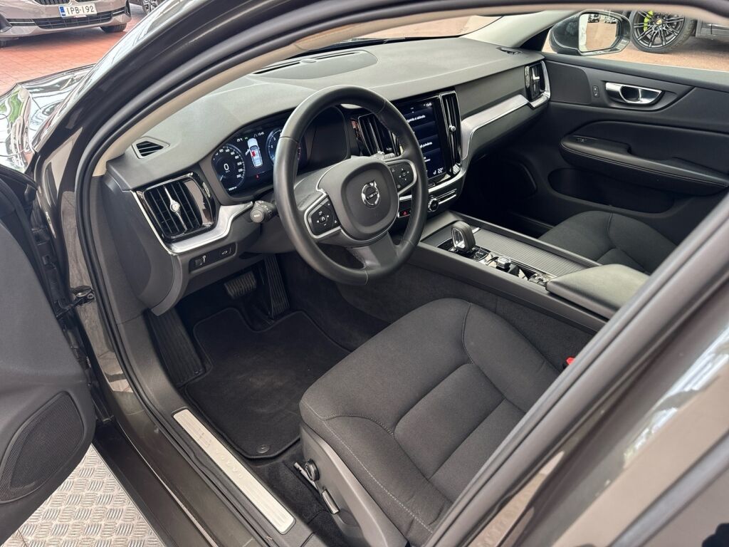 Volvo V60 2022 Harmaa