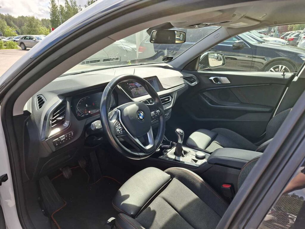 BMW 218 2021 Valkoinen
