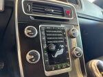 Volvo V60 2017 Punainen