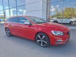 Volvo V60 2017 Punainen