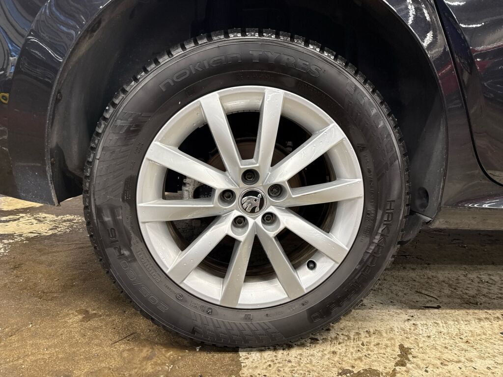 Skoda Kamiq 2022 Musta