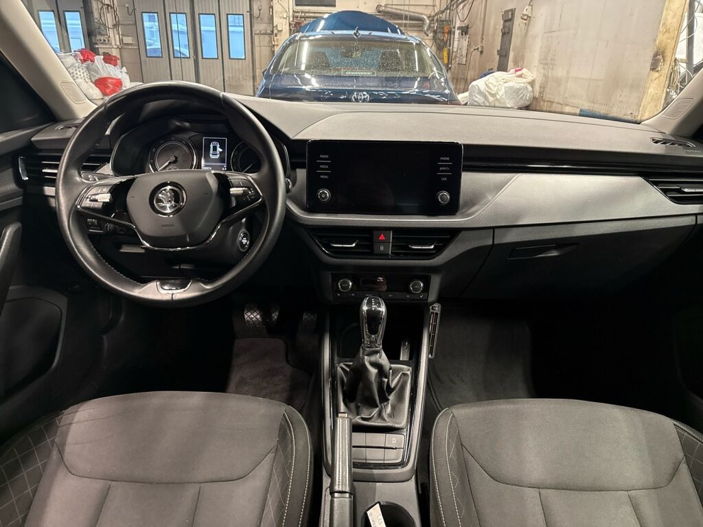 Skoda Kamiq 2022 Musta